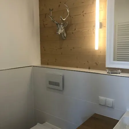 Apartment Dachjuchhe Zum - Grosszugige 3-zimmer-dachgeschoss-wohnung, Modern Und Sehr Zentral